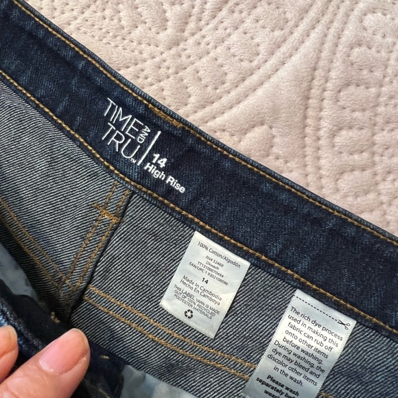 High Rise Shorts - Picture 3 of 5